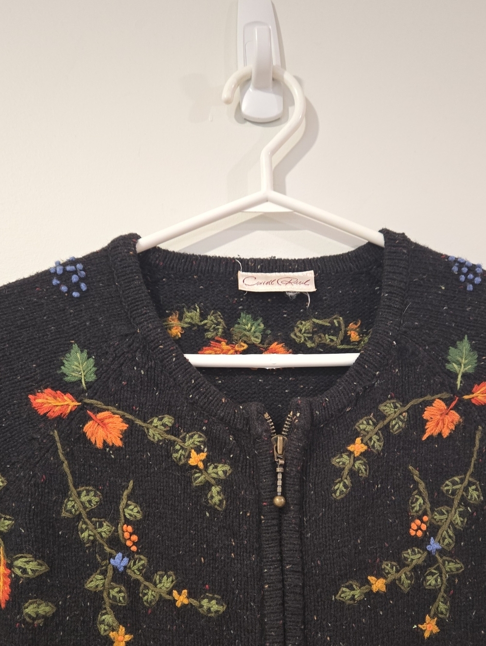 Retro Embroidered Black Zip-Up Grandmacore/Cottagecore Cardigan Sweater - Picture 2 of 9